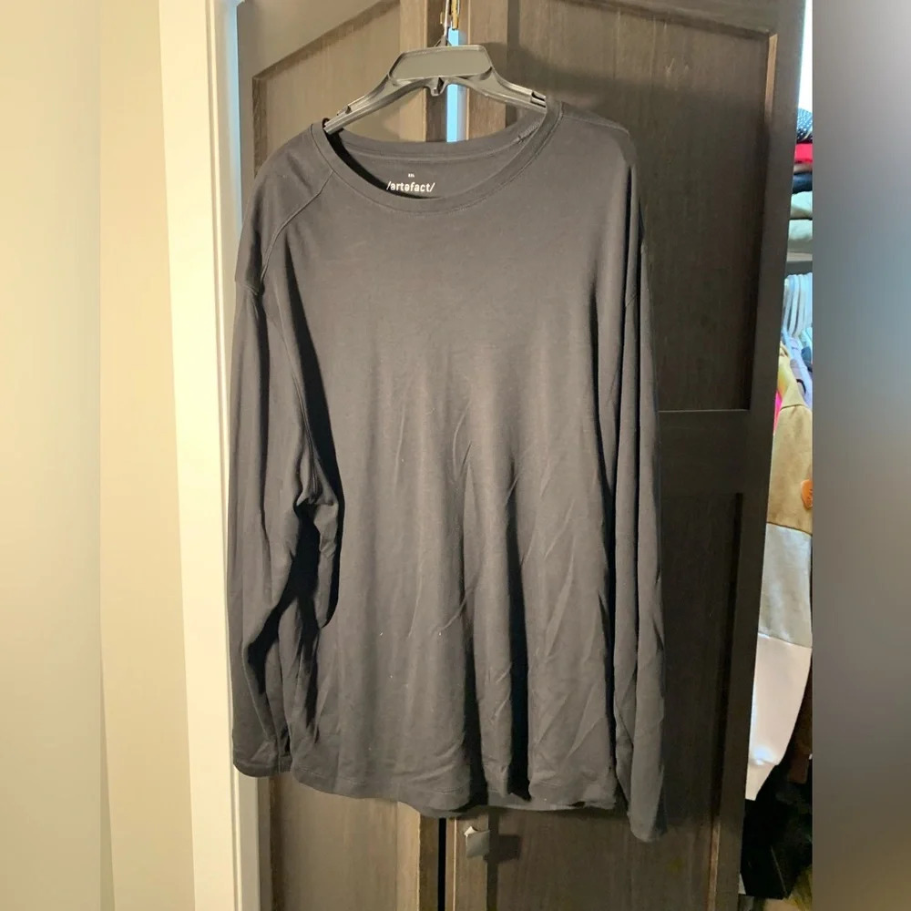 Artefact men's long sleeve top, black